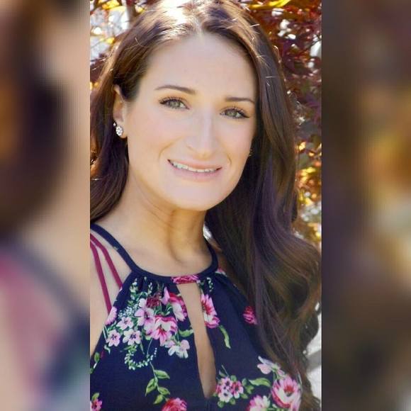 Meet your Posher, Melissa - Picture 1 of 1